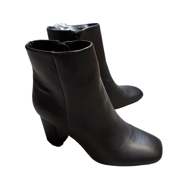 🖤 DV Dolce Vita Maudry Black Ankle Boots Women’s Size 9 Heeled Booties 🖤 - Picture 1 of 6